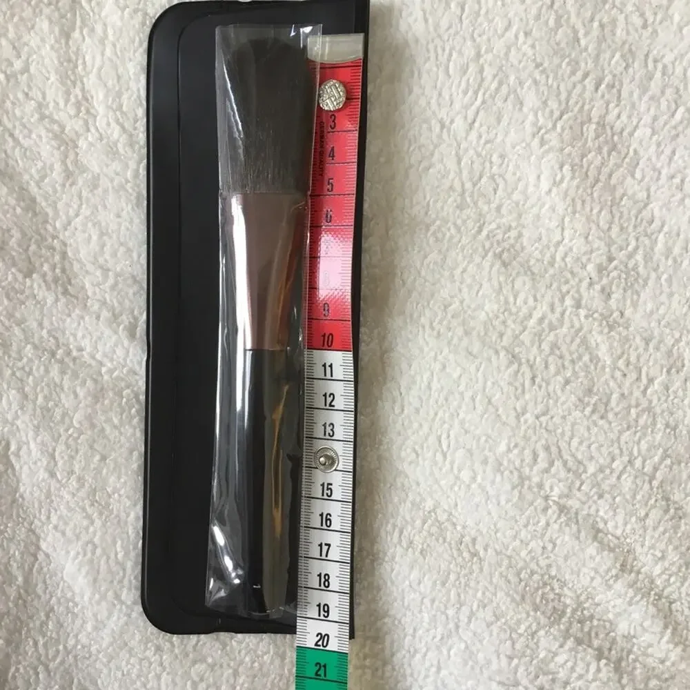 Shiseido Black Handle with Rose Metallic Ferrule Face Brush - Picture 15 of 16